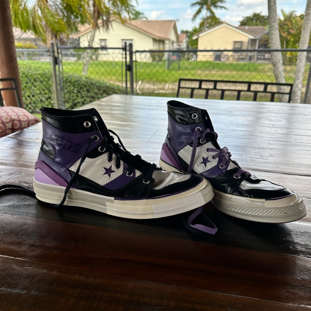 Men’s size 12 Chuck Converse high leather